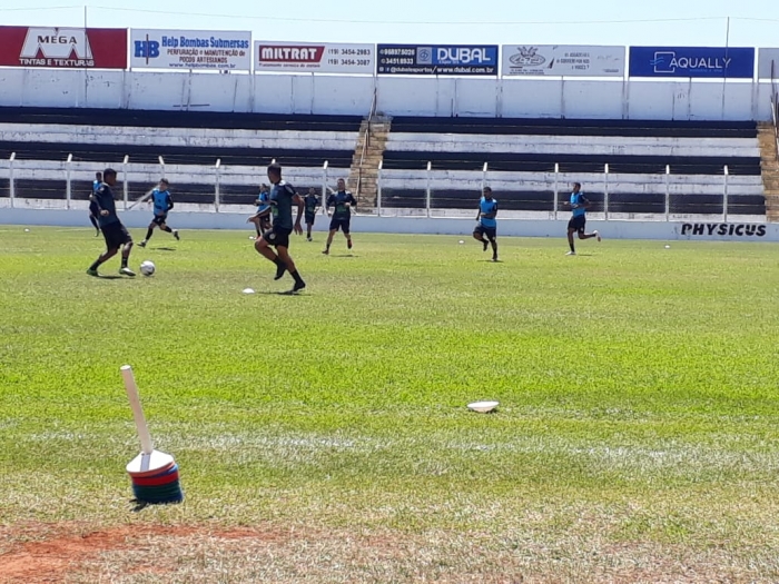 Teodoro define União Barbarense no treino deste sábado