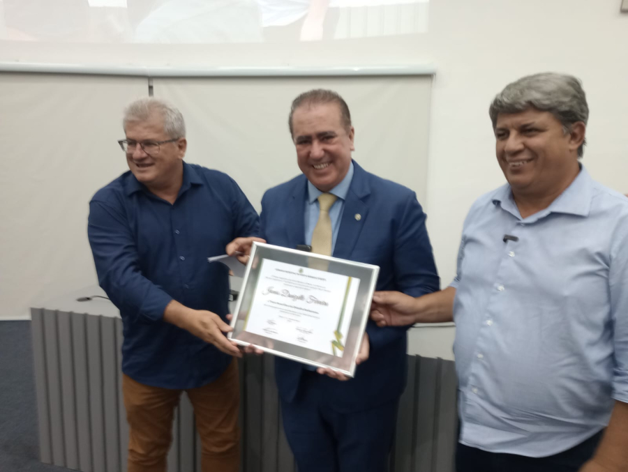 Gerente da EMTU e deputado federal são homenageados com títulos de cidadania