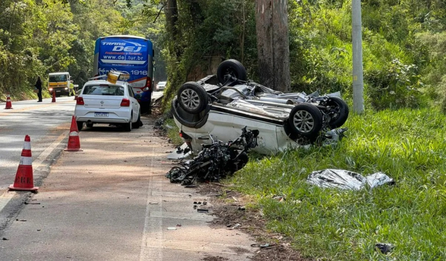 Acidente envolvendo três veículos mata duas pessoas em Jundiaí