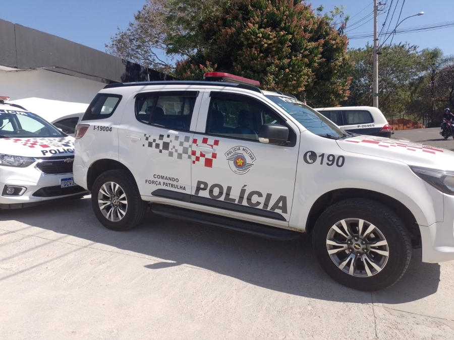 Polícia Militar flagra dois criminosos no interior de empresa no Distrito Industrial