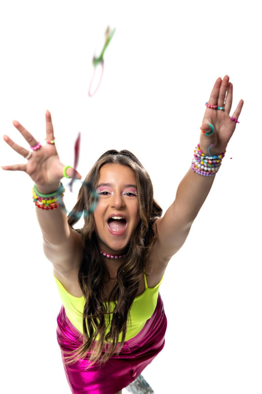 Marcela Jardim lança a primeira versão oficial em português do hino feminino dos anos 80 Girls Just Wanna Have Fun