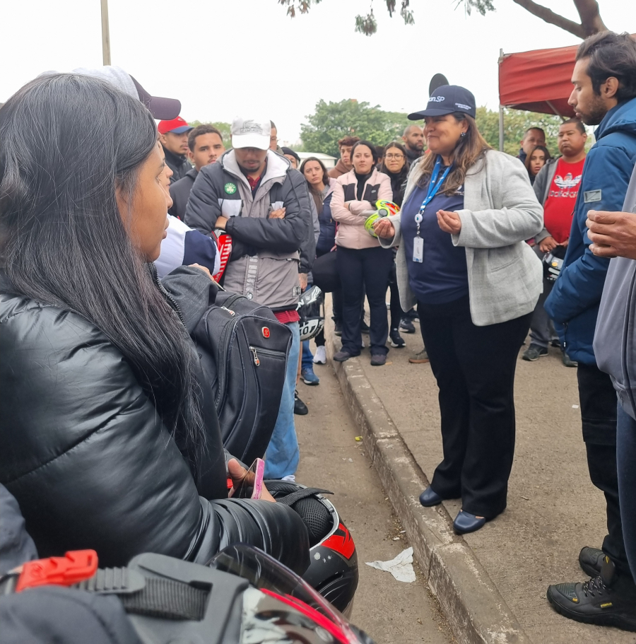Detran-SP realiza ações educativas contra corrupção durante exames práticos para emissão de CNH