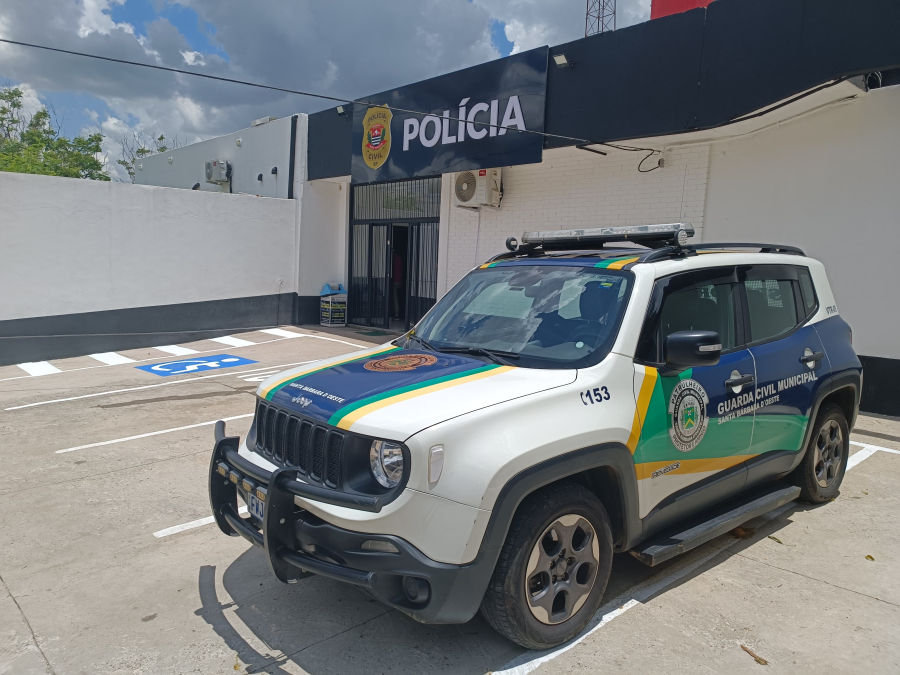 Dupla é presa após roubar 20 embalagens de goma de mascar em drogaria